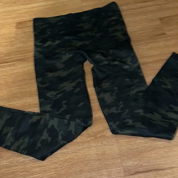 👀👄💎• 👅SPANX👅• 💎👄👀Look at me … - Picture 2 of 8